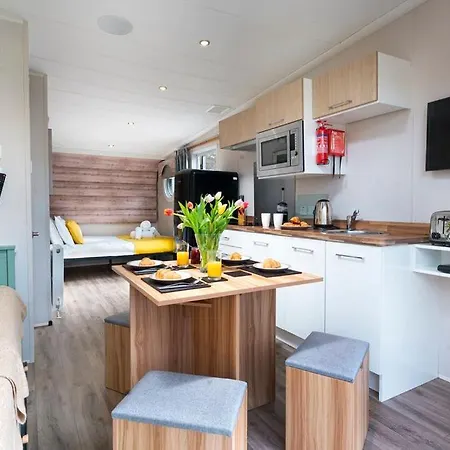 1 Bed In Oc-b32970 Hytte